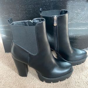 BRAND NEW Black Heeled Booties